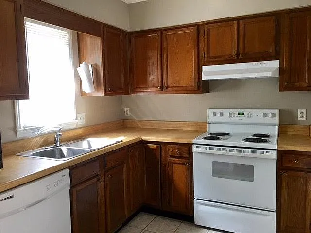 4115 Kaplan Dr — Photo 3