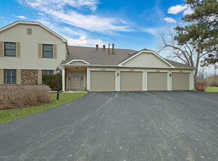 5231 Rockpointe Ct #5231, Gurnee, IL 60031