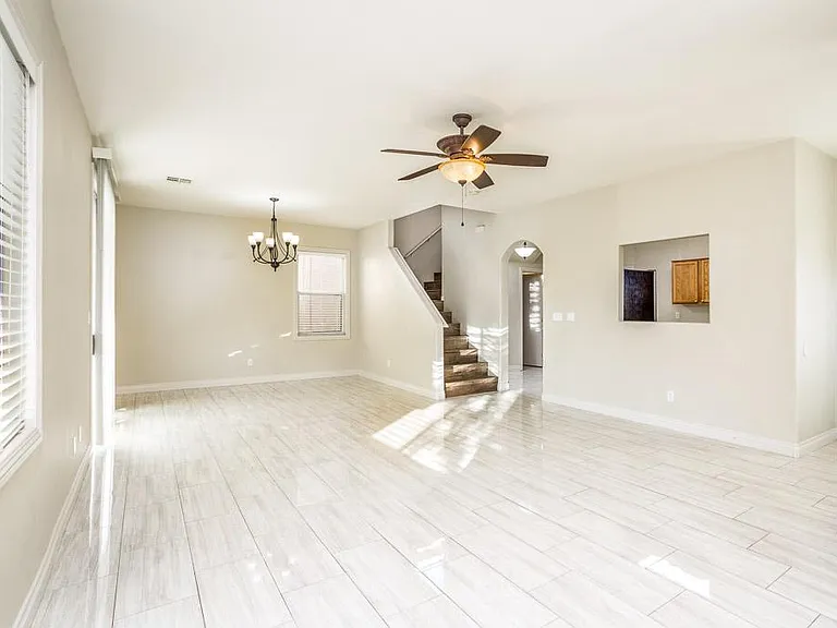 2609 Los Palos St — Photo 6