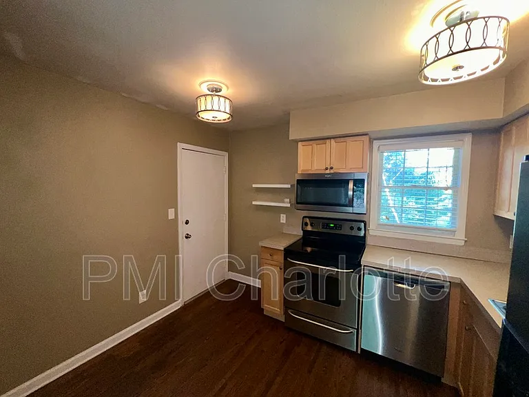 4317 Walker Rd #E — Photo 7
