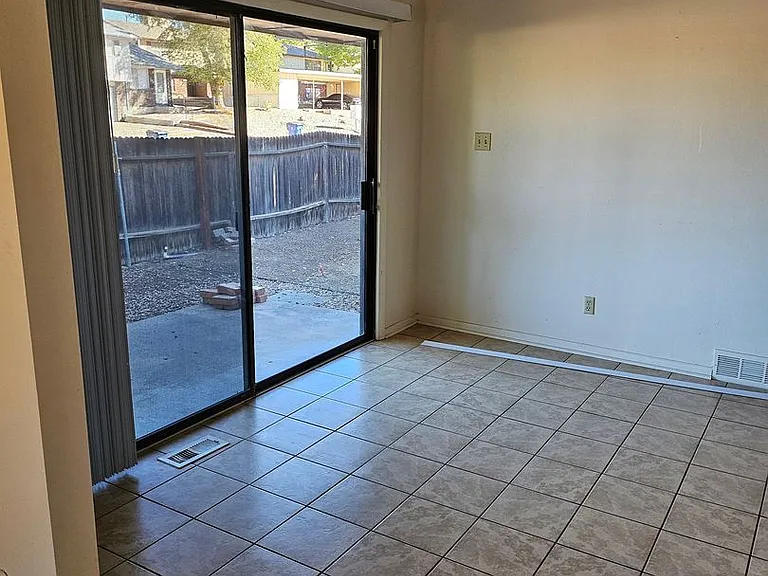 47 Douglas Ln — Photo 4