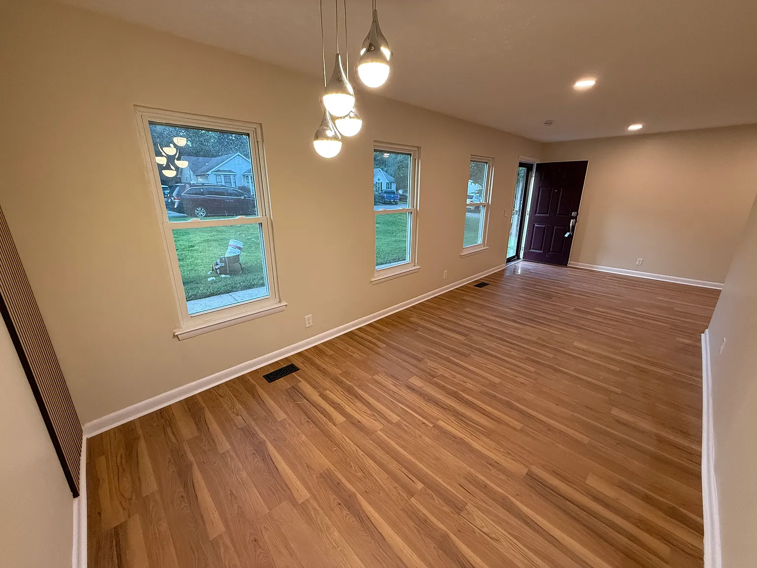 3 bed, 1.5 bath, 1050 sqft, $2,000 — Photo 4