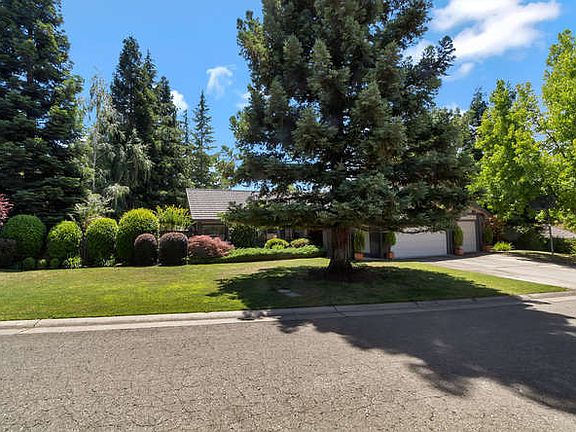 4th image of 4395 Brisbane Cir