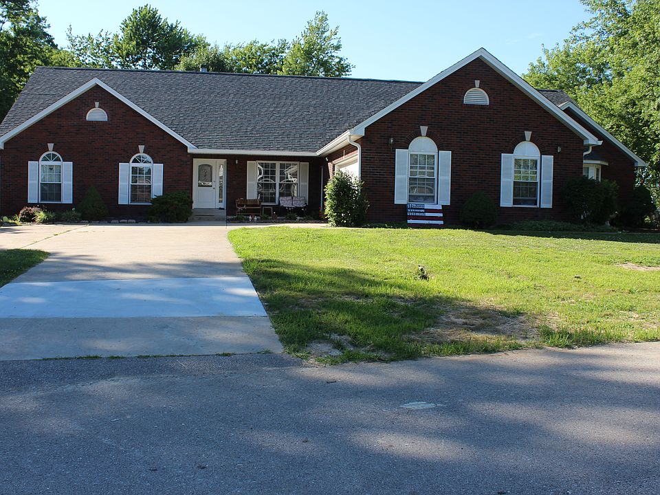805 Nancy Lane Front