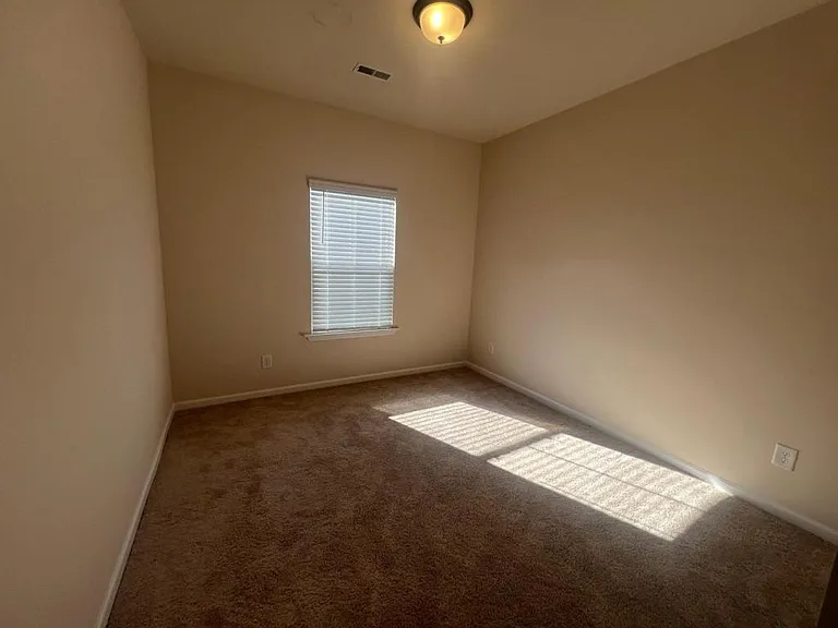 103 Story Ray Dr — Photo 10