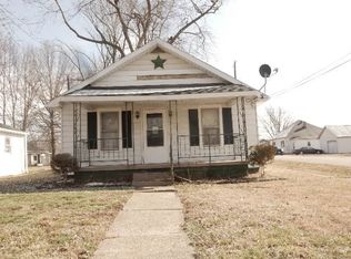 214 S Division St, Francisco, IN 47649