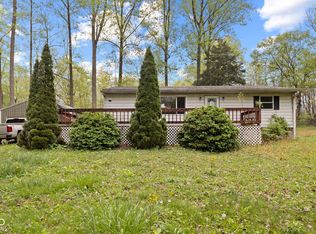 3 Maddox Ln, Bedford, IN 47421