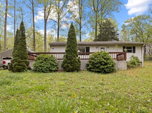 3 Maddox Ln, Bedford, IN 47421