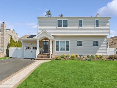 10 Lever Place, Plainview, NY, 11803