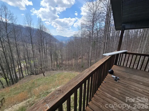 987 West Rd, Hot Springs, NC 28743