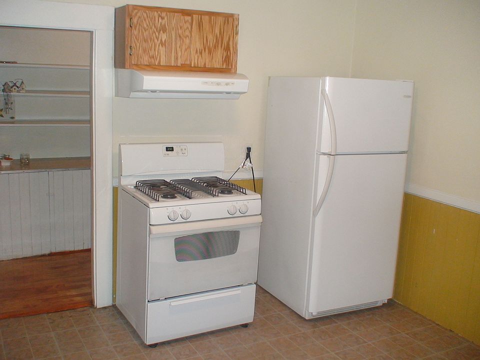 2nd image of 196 Howard St #3