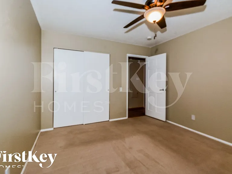 12082 Foxpoint Dr — Photo 9