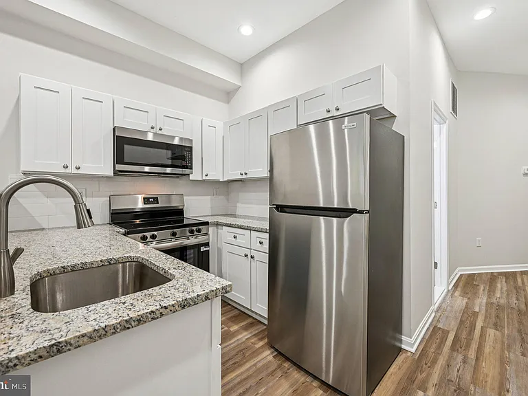 750 Reservoir St #A — Photo 12