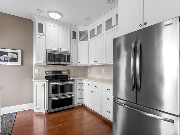 4th image of 904 North 9th STREET