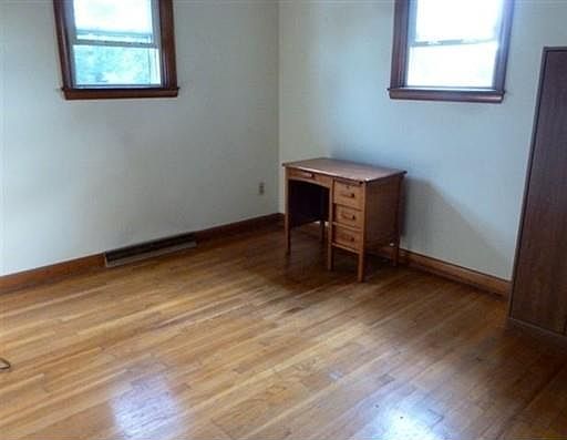 5th image of 19 Norwood St