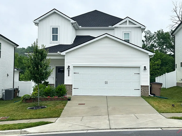4421 Skyridge Dr — Photo 1
