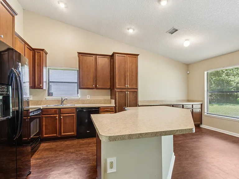 1565 Shearwater Dr — Photo 2