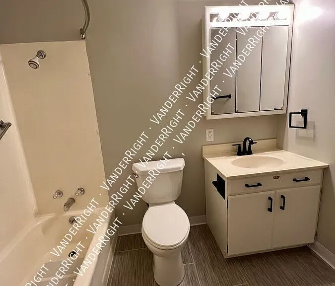 Carriage Hills Apartments — Photo 41