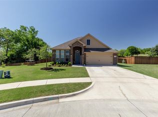 508 Hidden Springs Trl, Azle, TX 76020