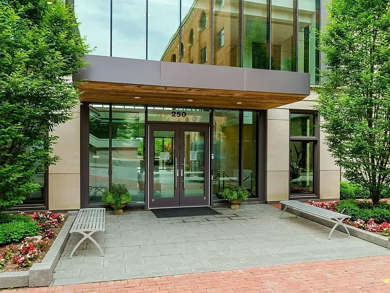 250 Spring St #713 — Photo 22