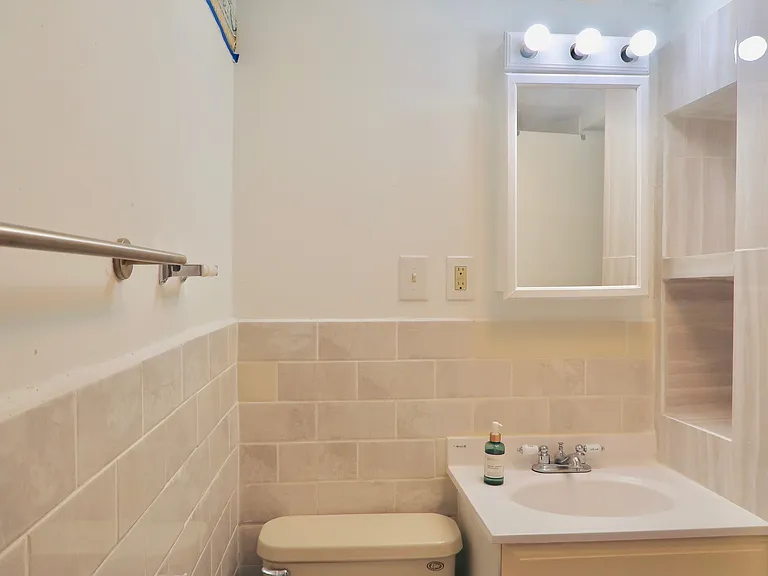 195 Independence Ave #111 — Photo 6