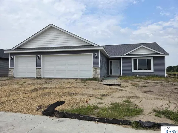 1088 Cullen St, Saint Peter, MN 56082
