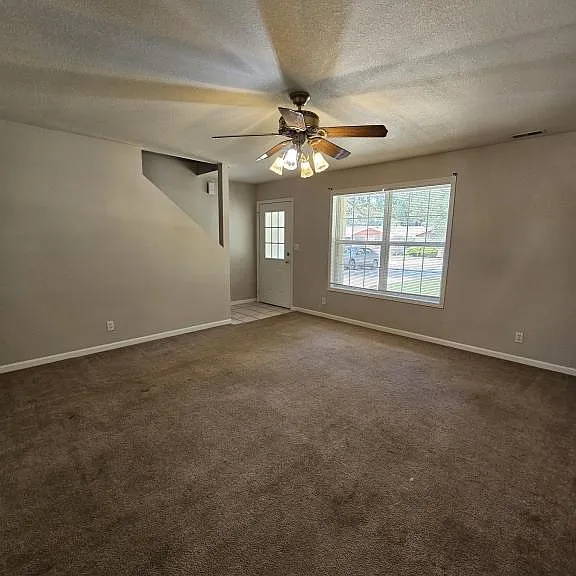 233 Elm St — Photo 4