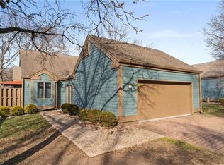 336 Lakeside Dr, Liberty, MO 64068