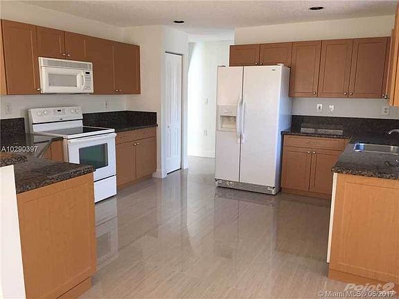 3rd image of 11218 NW 50th Ter