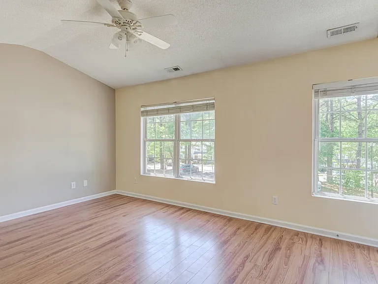 306 Orchard Park Dr — Photo 21