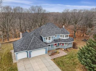 5320 Dahlgren Rd, Chaska, MN 55318