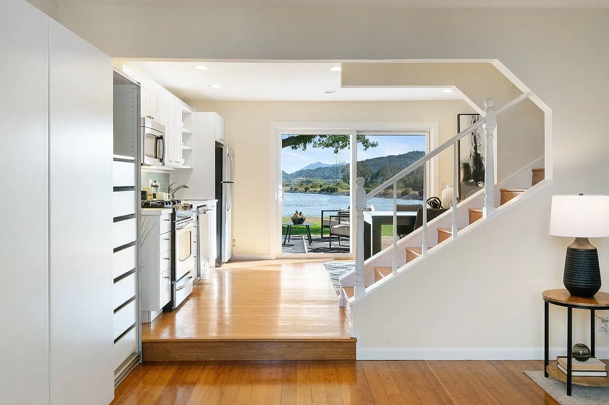 2 bed, 1.5 bath, 1370 sqft, $4,900 — Photo 4