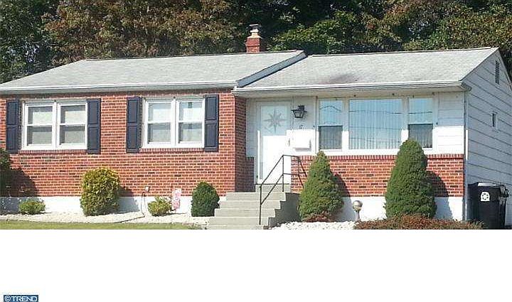 1st image of 17 Cummings Ct