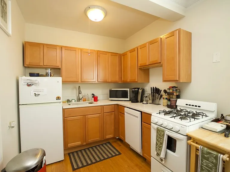918 Green Bay Rd #J3 — Photo 2