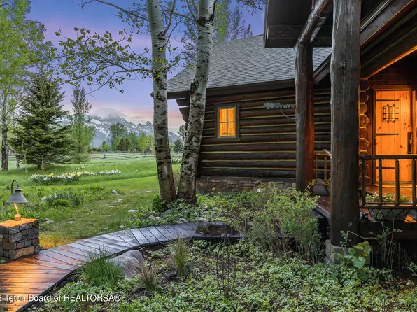 5600 N East Zenith Rd, Jackson, WY 83001