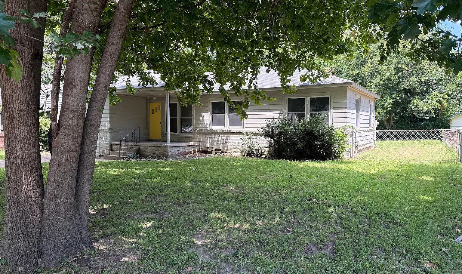 3 bed, 960 sqft, $1,480 — Photo 1