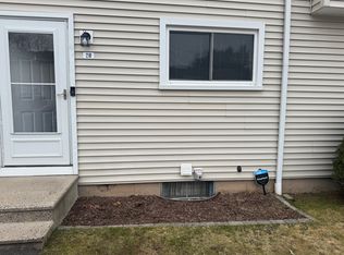 1081 New Haven Rd APT 2H, Naugatuck, CT 06770
