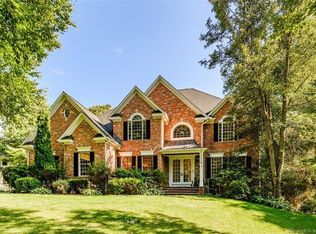 2 Jordan Ln, Unionville, CT 06085