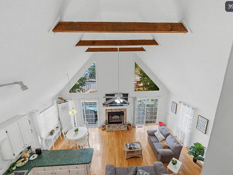 309 Thomas Dr — Photo 7