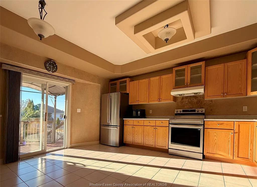 4 bed, $3,100 — Photo 3