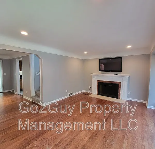 23331 Oak St — Photo 8