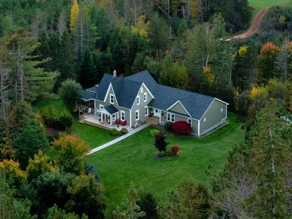 3693 Dixon Rd, Breadalbane, PE C0A 1N0