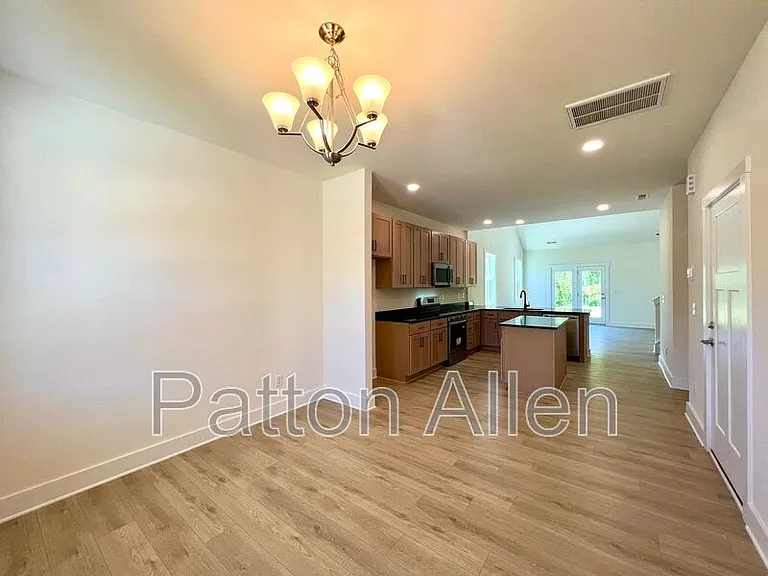 117 N Christie Ct — Photo 4