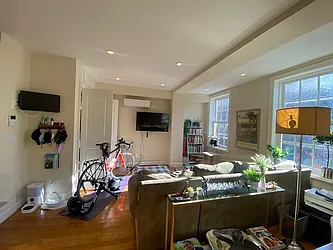 Rented by R New York