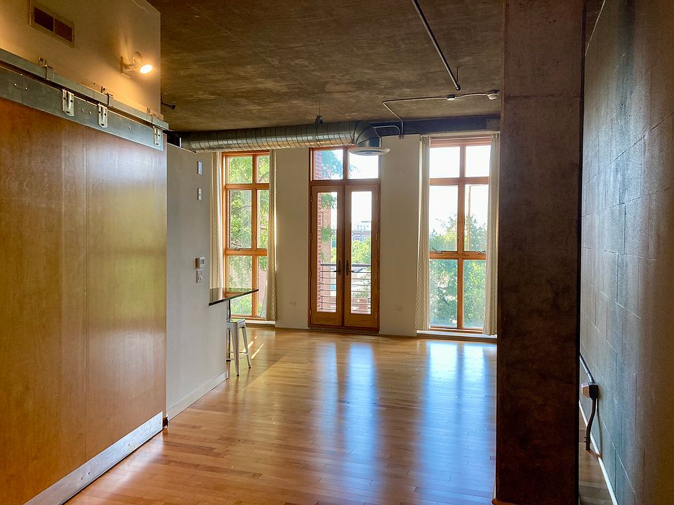 The unit faces west and gets a lot of afternoon light.