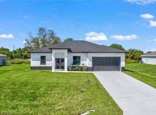 422 Progress Ave, Lehigh Acres, FL 33974