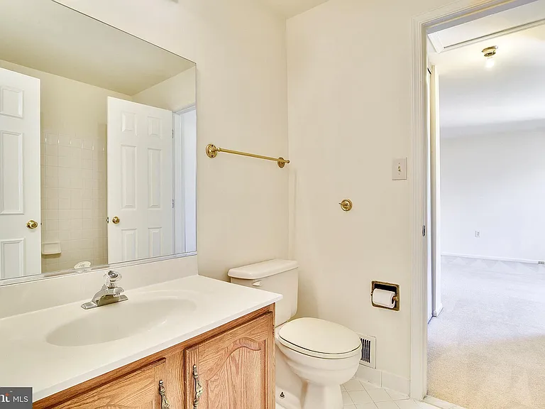 3023 Oakton Meadows Ct — Photo 18
