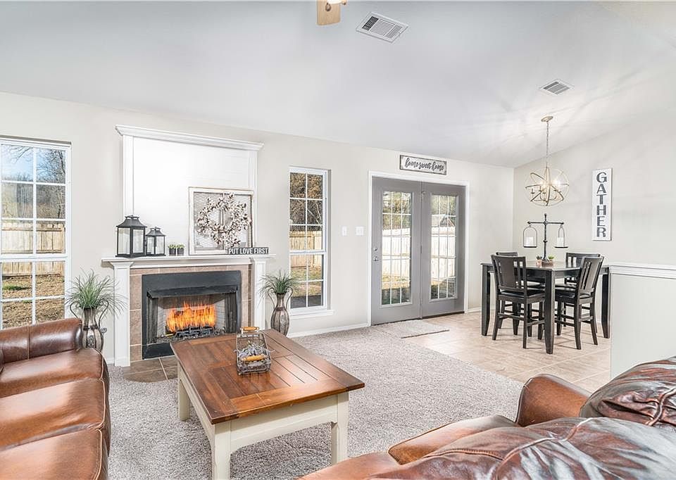 1st image of 2724 Park Ave