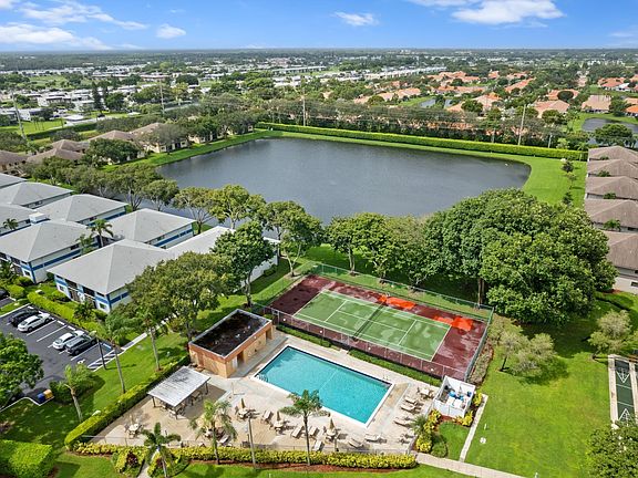 2nd image of 15216 Lakes Of Delray Boulevard #135