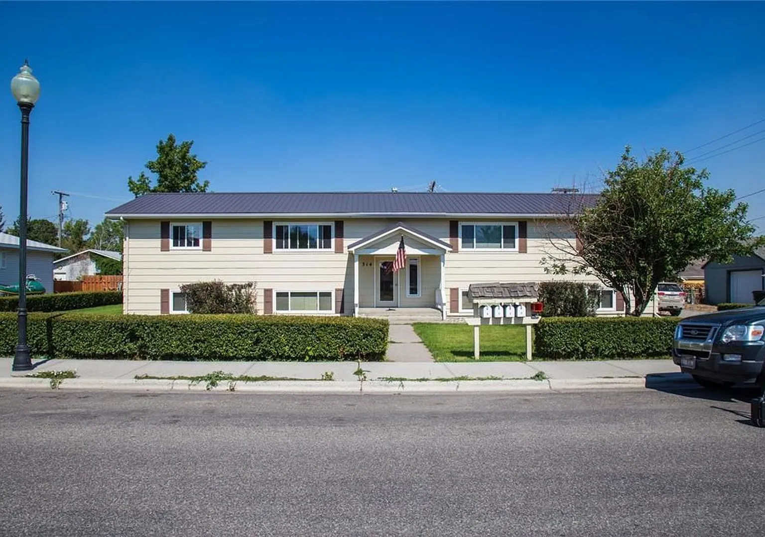 Joe's Four Plex — Photo 1